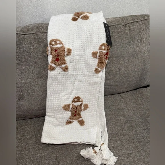 NWT Gingerbread Tufted Throw Blanket - Picture 1 of 4